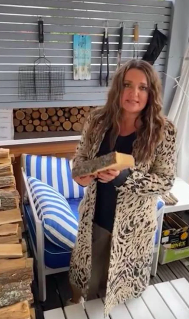 Дрова, консервация, свечи. Могилевская показала, как готовится к возможным блэкаутам (видео)